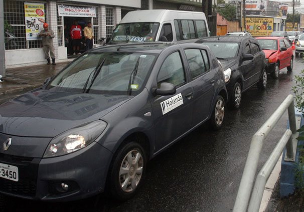 Engavetamento entre três carros na Avenida 28 de Março -Centro - (21)