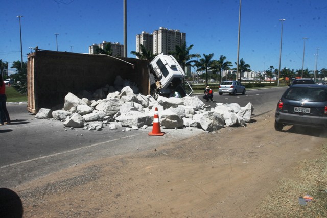 caminhão 0702 4