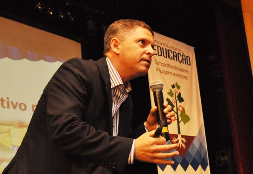 palestra educação 0402