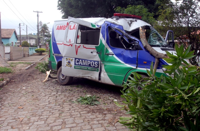 acidente ambulancia 2503 1
