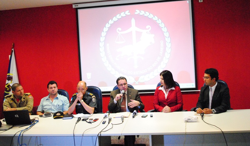 coletiva 3004 4