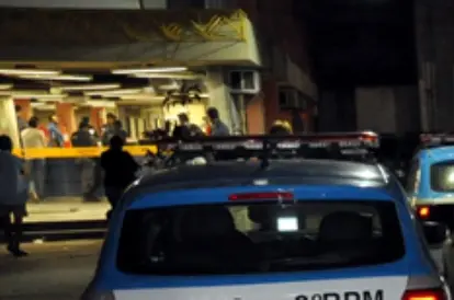Após assalto com pistola de brinquedo, dupla é reconhecida por vítima e presa em Campos