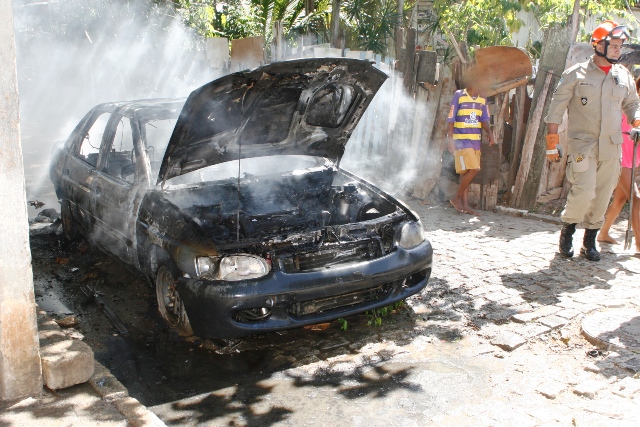 carro fogo 0708 1