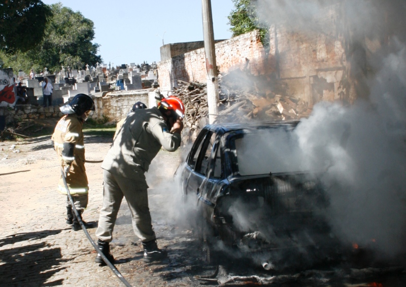carro fogo 0708 5