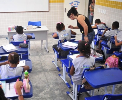 Terminam nesta terça-feira as inscrições da seleção de 103 professores temporários com salários de até R$ 6.335