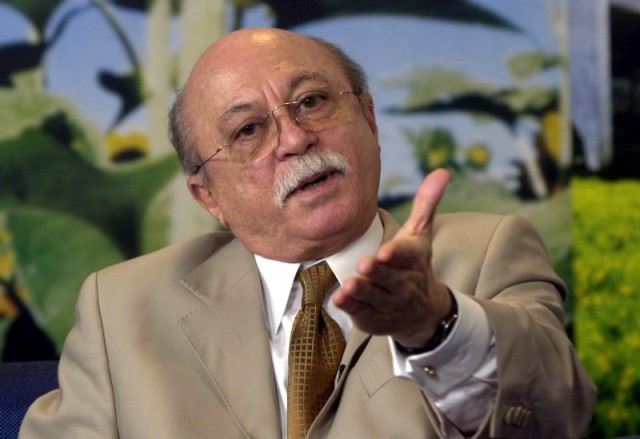 18-08roberto_amaral