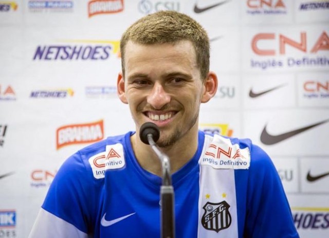 Lucas-Lima-Foto-DivulgacaoSantos-FC_LANIMA20140210_0179_25