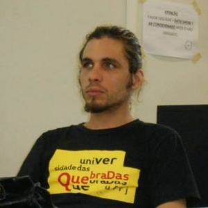 lucas-leal-e-professor-da-uerj-e-esta-com-o-salario-atrasado-1421966715642_300x300
