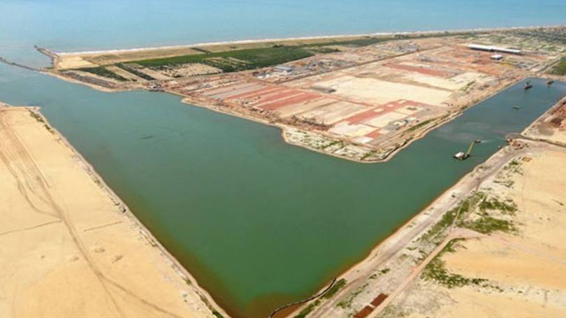 Obras_do_estaleiro_da_OSX_em_São_João_da_Barra_RJ_em_abril_de_2013