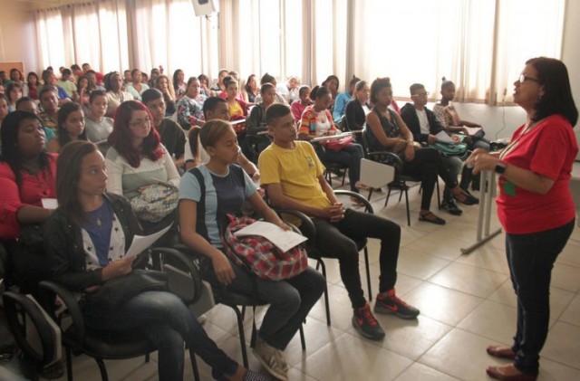 jovens-pela-paz