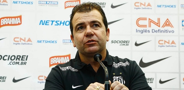 enderson-moreira-em-entrevista-coletiva-1410822039427_615x300
