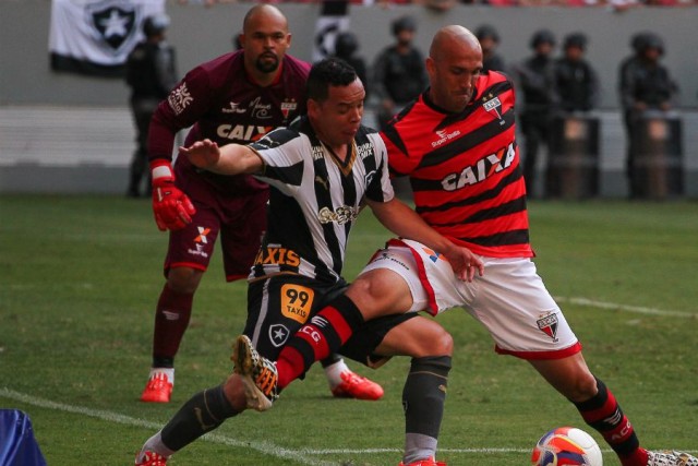 Equipes ficaram no 0 a 0 neste sábado