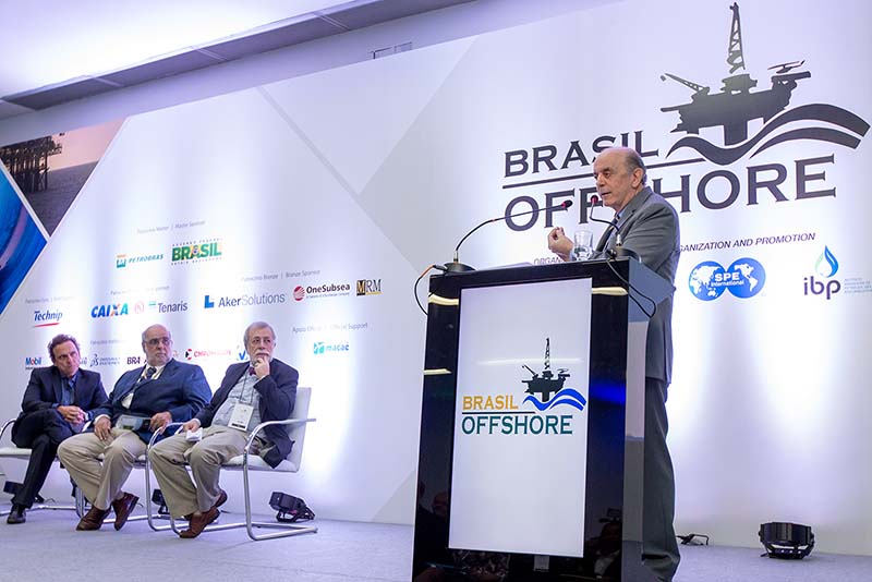 Palestra do senador José Serra na feira de petróleo Brasil Offshore no Centro de Conveções. Macaé/RJ. Data: 23/06/2015. Foto: Rui Porto FIlho