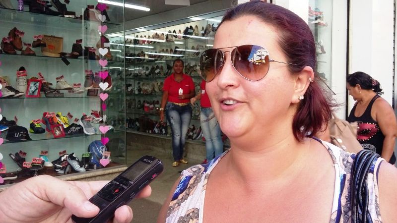 Juliana Manhães, de 36 anos, secretária