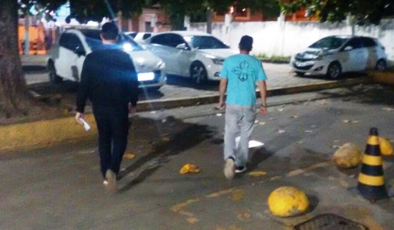Petroleiro deixando a delegeacia pós prestar depoimento