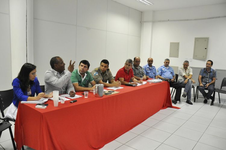 reunião bares casas noturnas