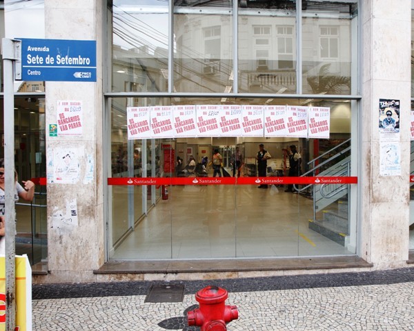 Bancos-cartazes-11