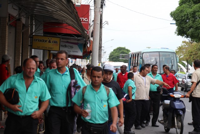 Greve dos motoristas de ônibus 24-11-2015 foto Genilson Pessanha  (80)