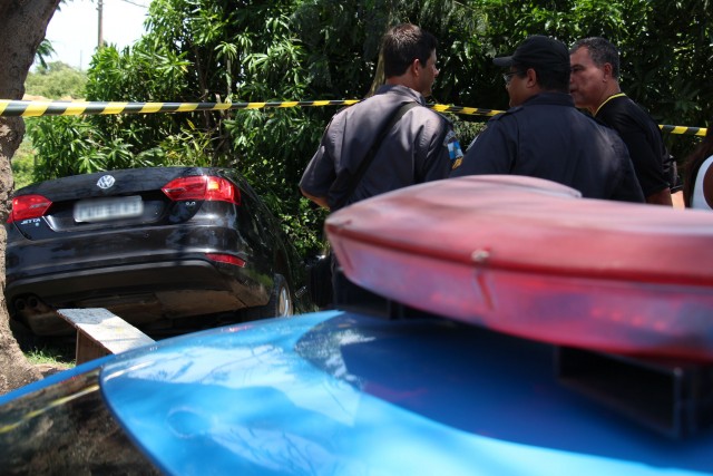 Tentativa de Homicídio na beira valão proximo a Chatuba 10-11-2015 foto Genilson Pessanha  (40)