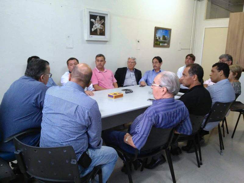 reunião secretário de saúde, hospitais e vereadores 2