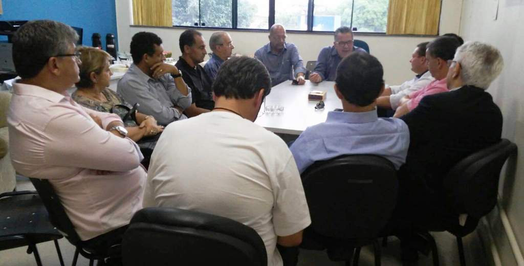 reunião secretário de saúde, hospitais e vereadores