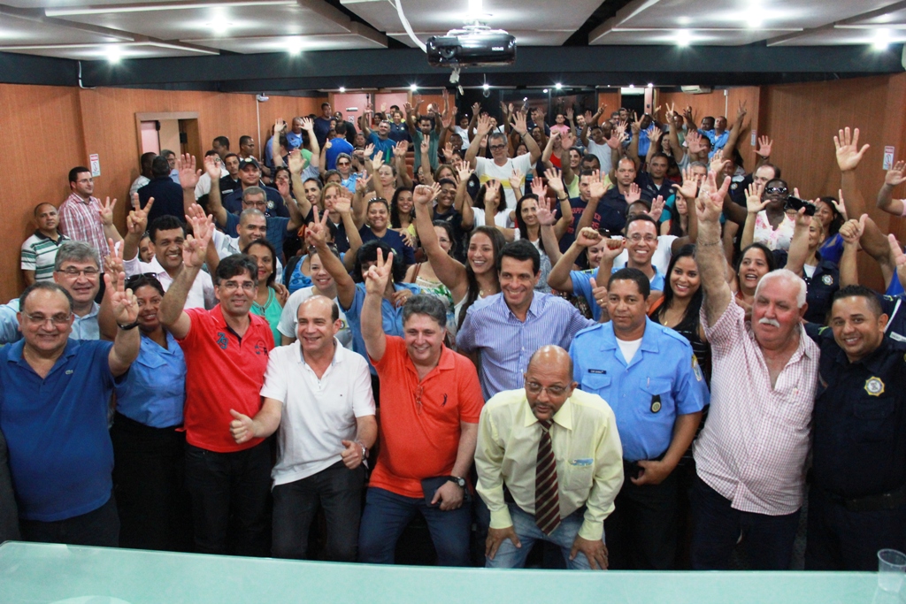 Antes da sessão na Câmara, guardas municipais foram recebidos pelo secretário Garotinho, 