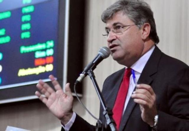 lamentou o vereador Mauro Silva (PR), líder da bancada governista
