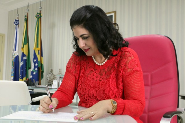 Rosinha assina