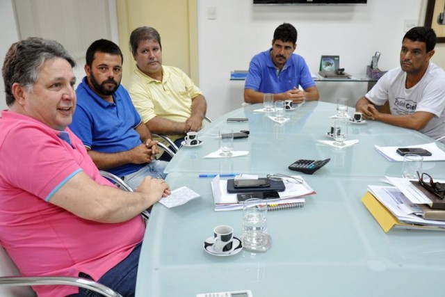 Secretário de Governo Anthony Garotinho reúne secretários por obras do Mercado Municipal e Shopping Michael Haddad - Foto César Ferreira 002
