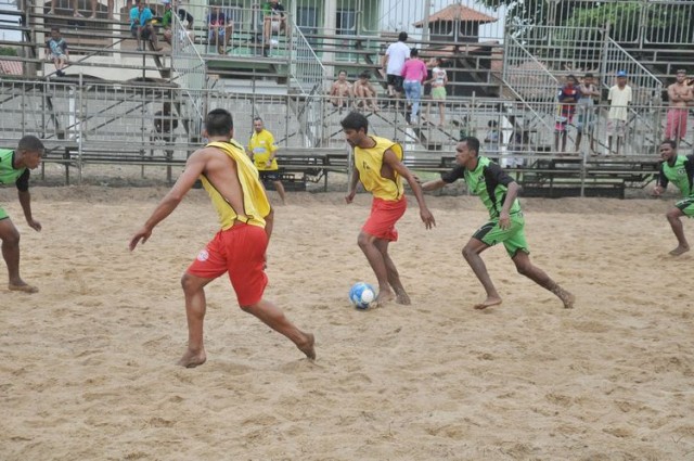 FUTEBOL DE AREIA