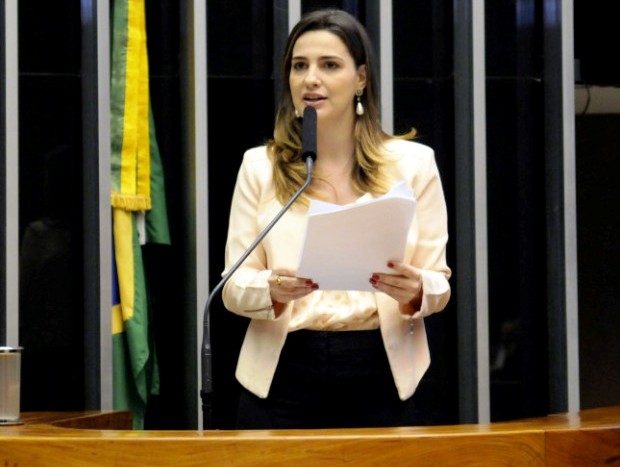 Clarissa capa