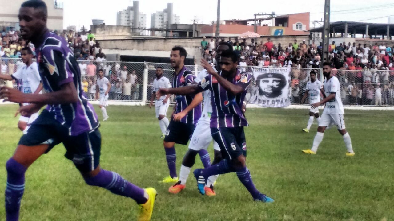 Roxinho x Americano