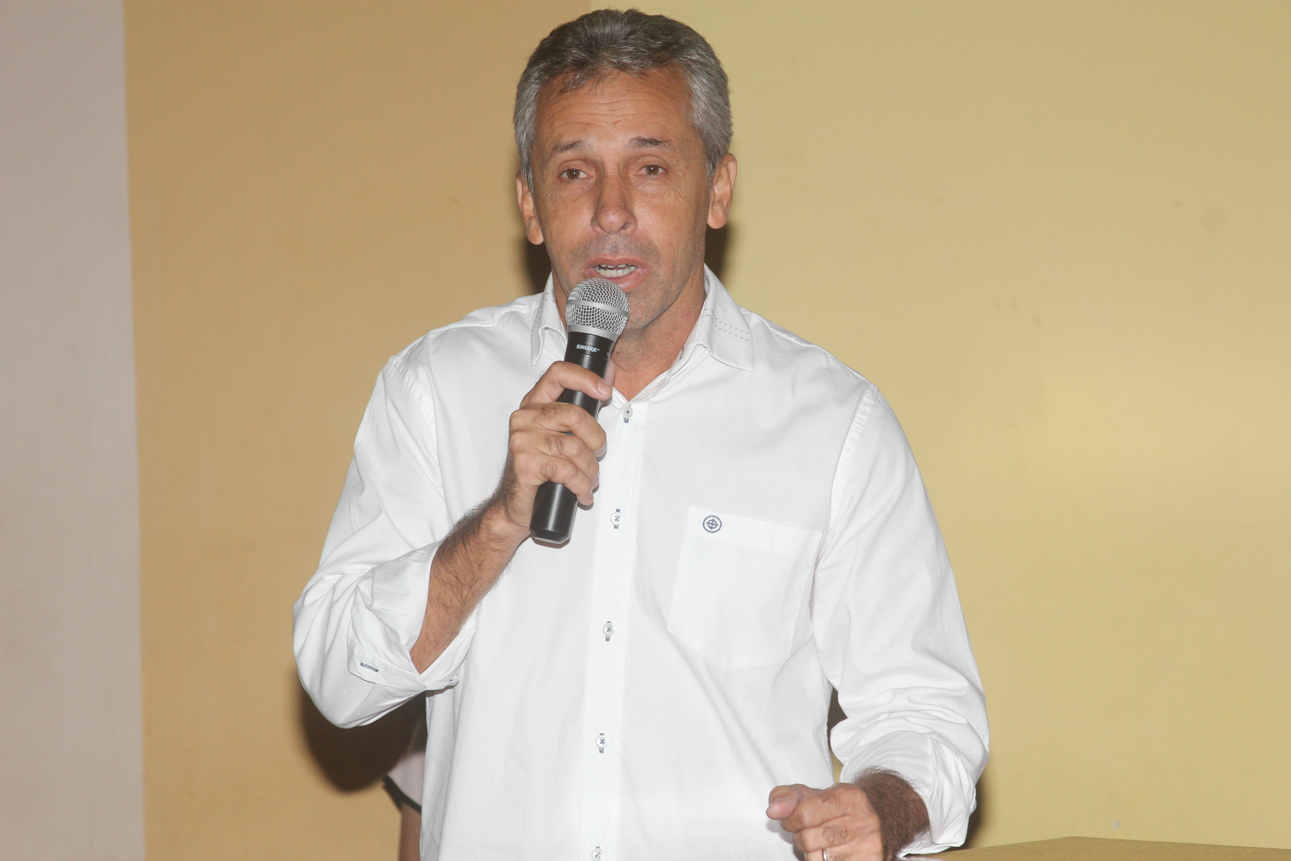 Reunião do Bispo Dom Roberto Ferreria e os prés candidatos a sucessão Municipal de Campos - Gil Viana 20160423 IF- (95)