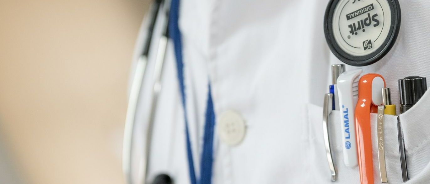 médico