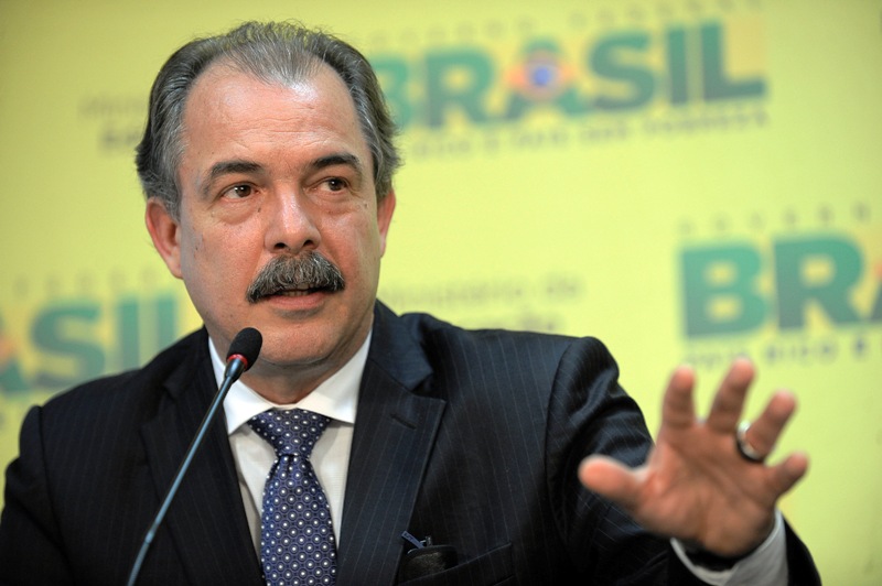 Brasília - O ministro da Educação, Aloizio Mercadante, fala sobre a greve dos professores das universidades federais