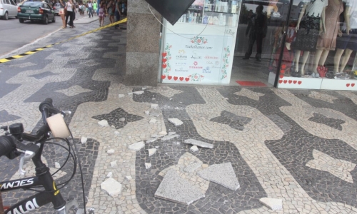 placas caem 2