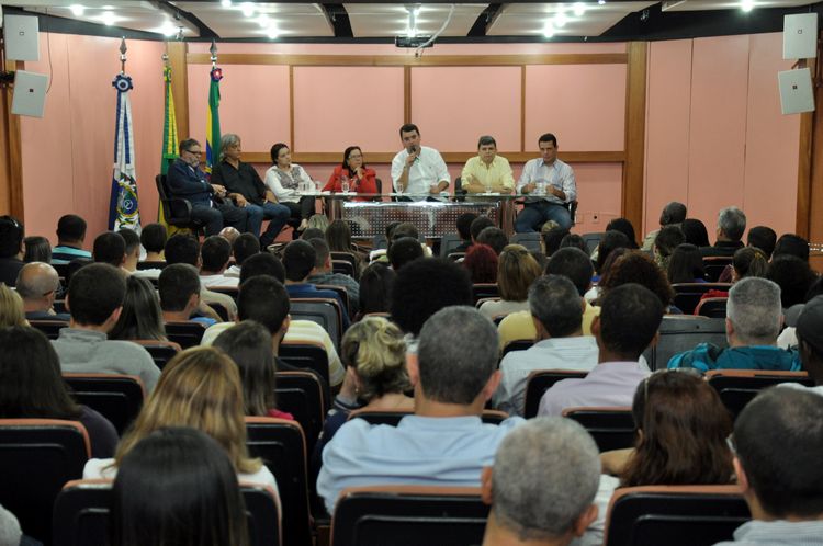 Reunião secretaria de Administração com funcionários - Foto César Ferreira 001