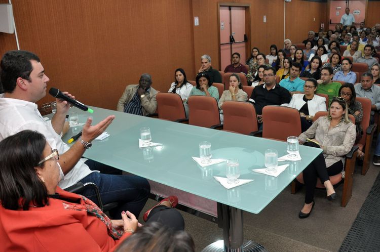 Reunião secretaria de Administração com funcionários - Foto César Ferreira 002