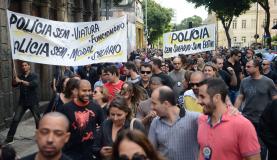polícia civil faz protesto