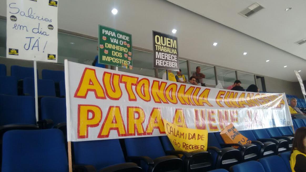 protesto_uenf