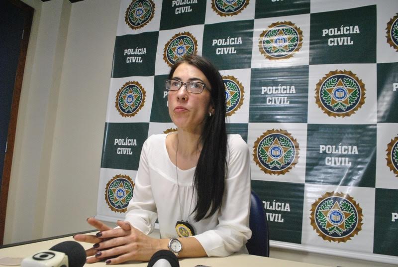 Ana Paula delegada15