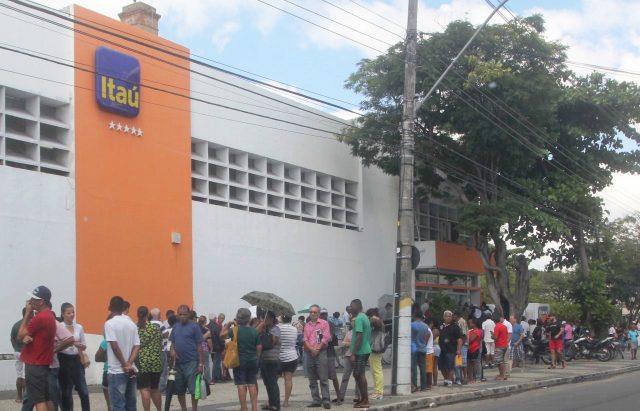 bancos fila 6