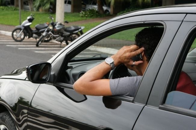 celular ao volante