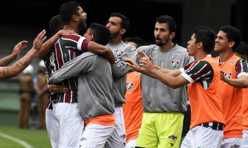 gum-abre-o-placar-para-o-fluminense-contra-o-coritiba-1477260351215_615x300