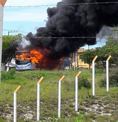 onibus-incendiado-3