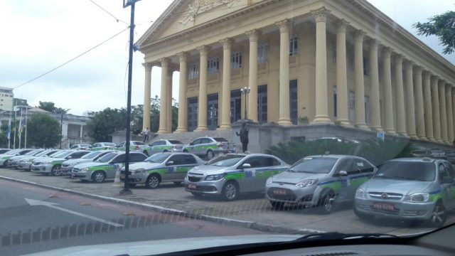 táxi-câmara-uber