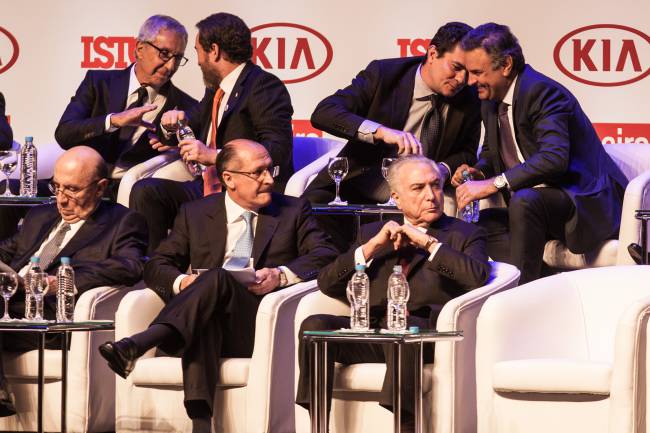brasil-aecio-moro-istoe-20161207-001