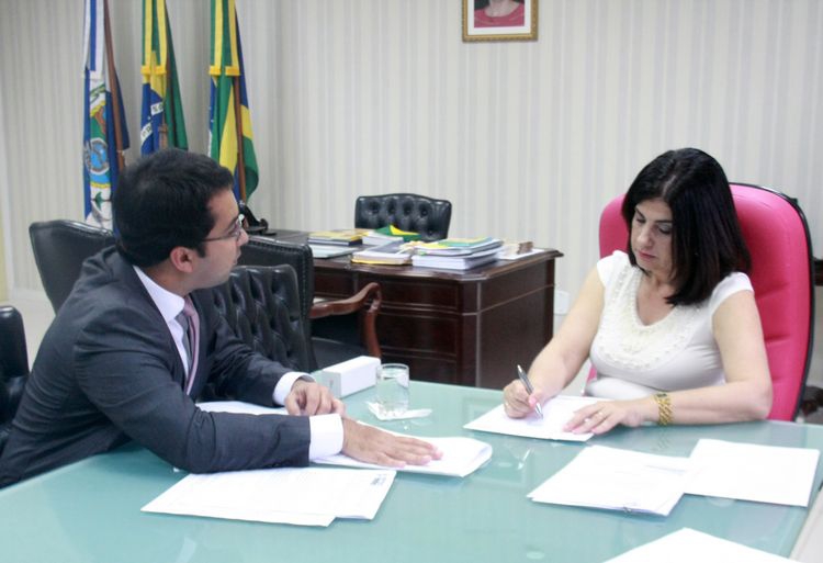Rosinha assina