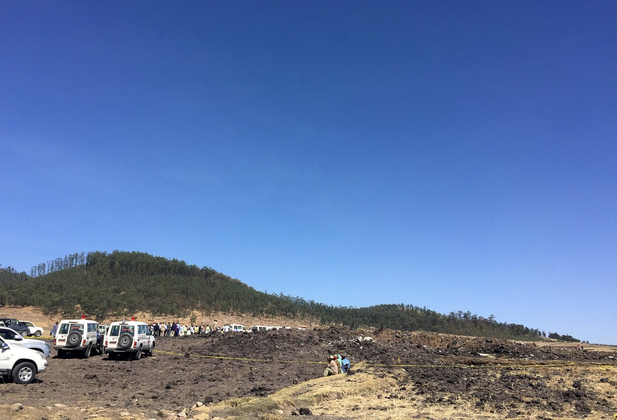 Queda de avião na Etiópia deixa 157 mortos, segundo a companhia aérea