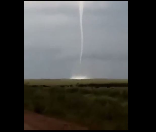 Tornado assusta moradores de Rio Grande (RS); vídeo